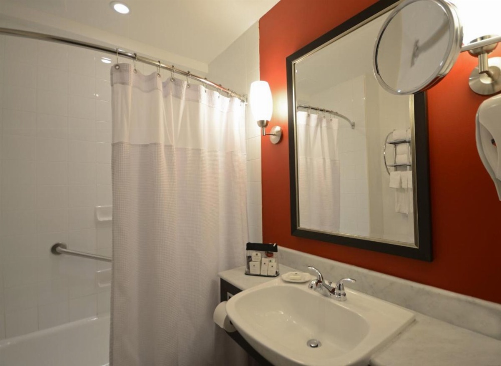 Room image 4