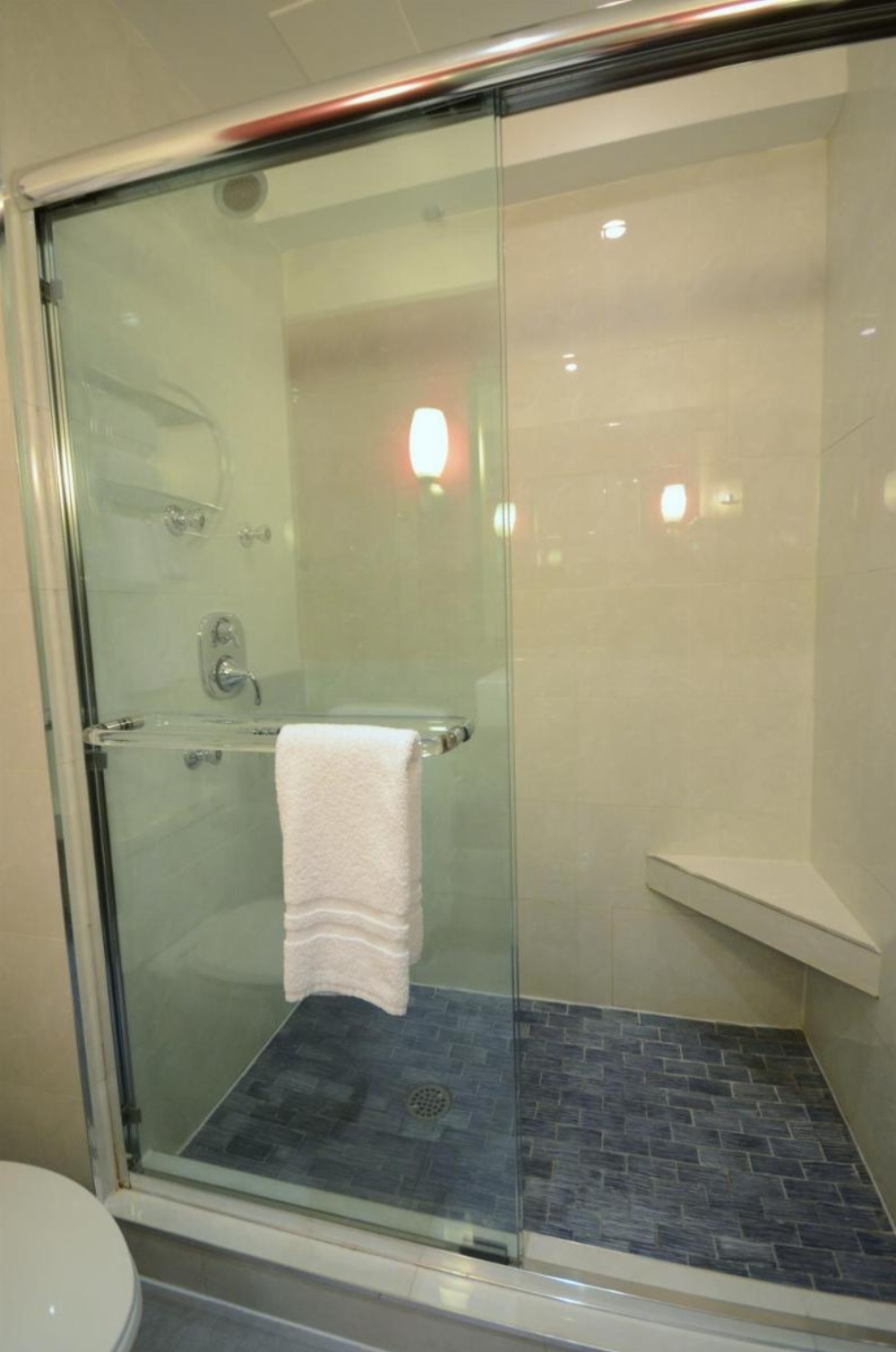Room image 5