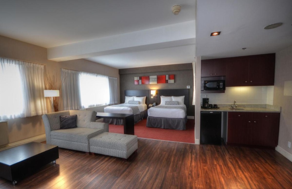 Studio Suite with Two Double Beds - Non-Smoking